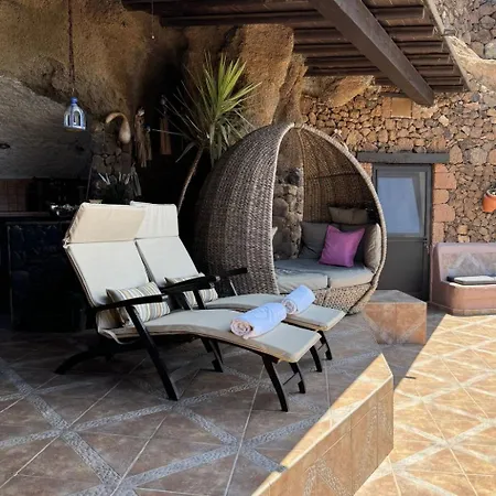 Ferienhaus Schlafen In Einer Vulkanischen Hoehle By Interhome *